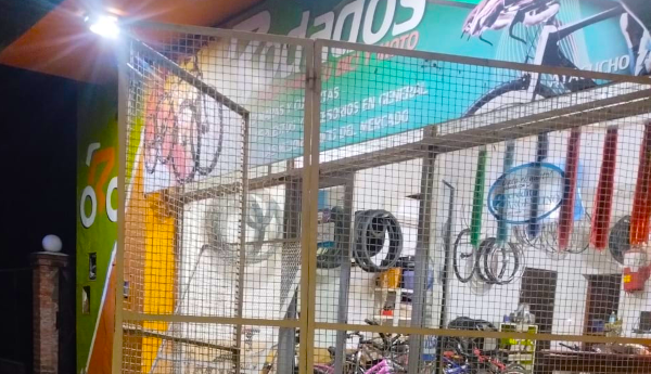 Un menor de 12 años robó un rodado de una bicicletería de Charata.