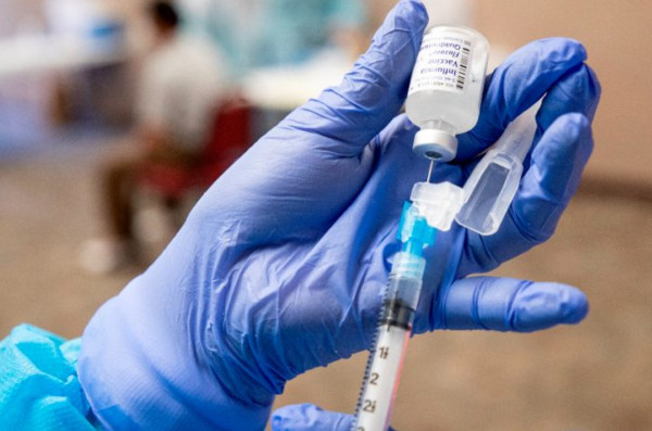 Vacunación covid 19 en Charata.