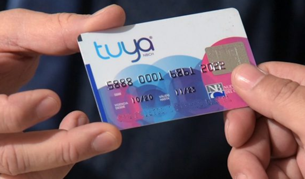 Campaña de información sobre usos de las tarjetas de crédito y débito en Charata.