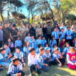 Alumnos en parque de los meteoritos en Gancedo, Chaco.