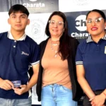 Entrega de carnet de conductor a alumnos en Charata