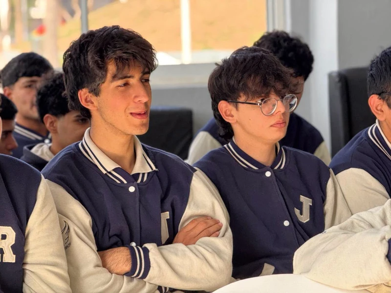 Alumnos reciben curso de conducción vehicular en Charata